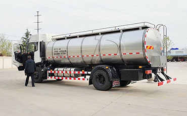 天潤(rùn)新東牛奶運(yùn)輸車(chē)：新鮮直達(dá)，安全升級(jí)！